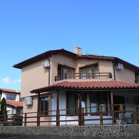 Madara Houses * Kosharitsa