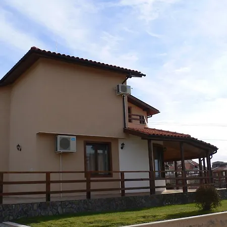Semesterbostad Madara Houses Kosharitsa